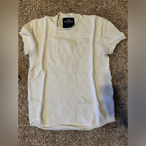 Hollister knit shirts - Picture 2 of 3